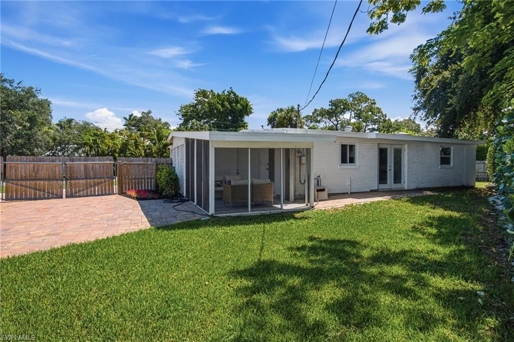 2300 Estey Ave, Naples, FL 34104 Photo