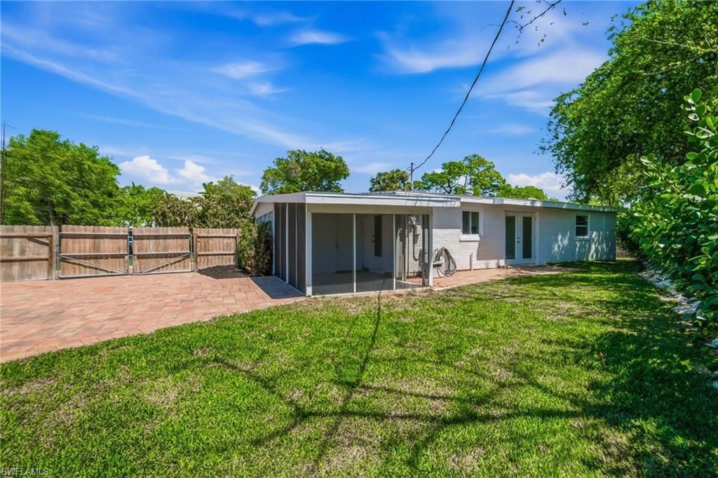 2300 Estey Ave , Naples, FL 34104 Photo