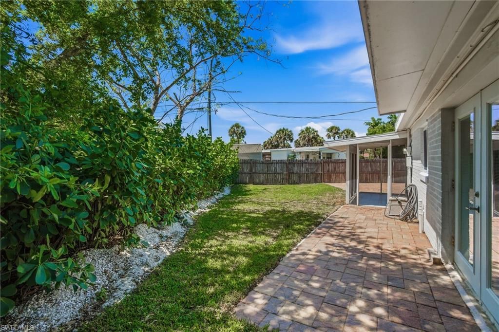 2300 Estey Ave, Naples, FL 34104 Photo