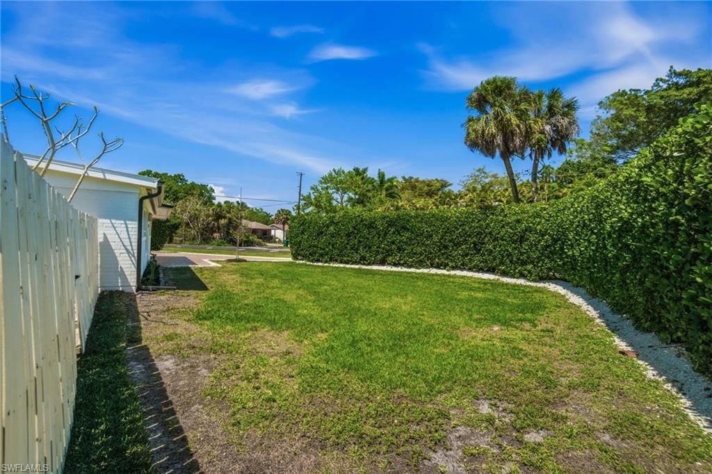 2300 Estey Ave, Naples, FL 34104 Photo