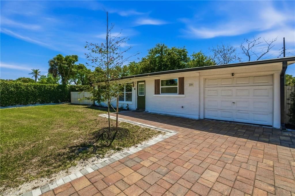 2300 Estey Ave, Naples, FL 34104 Photo