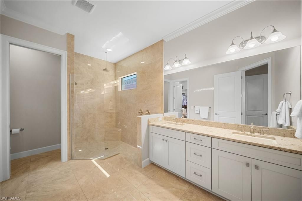 8735 Cavano St E, Naples, FL 34119 Photo