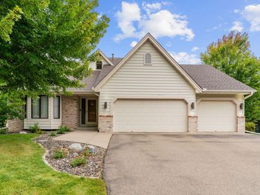 10830 46th Place N, Plymouth, MN 55442