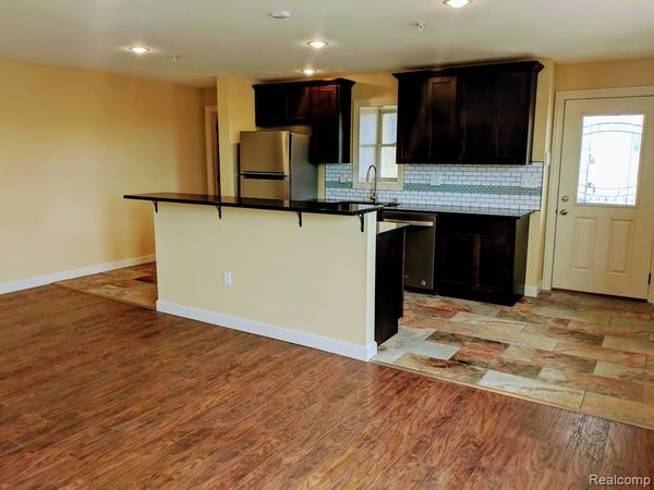 89 E EDSEL FORD FWY, Detroit, MI 48202