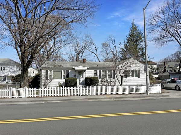 103 Heywood St, Worcester, MA 01604