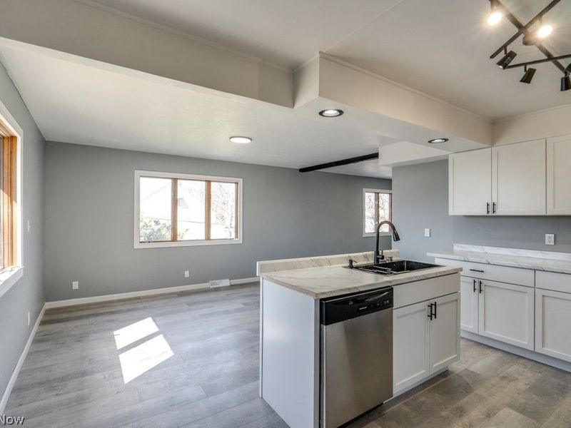 297 Paul Street, Bedford, OH 44146 Photo 16