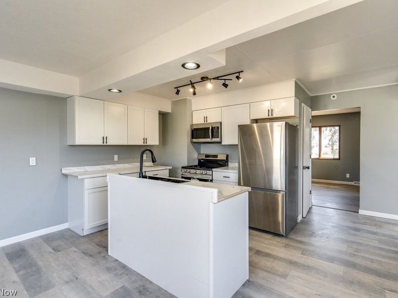 297 Paul Street, Bedford, OH 44146 Photo 18