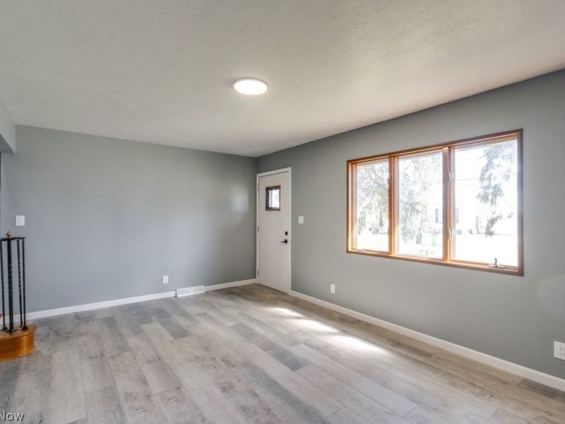 297 Paul Street, Bedford, OH 44146 Photo 4