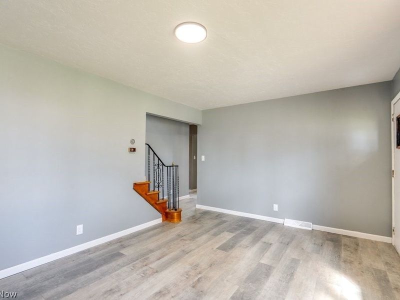 297 Paul Street, Bedford, OH 44146 Photo 8