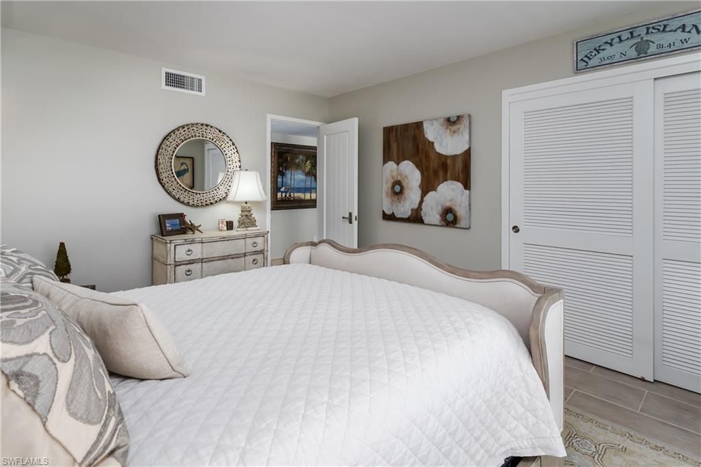 3450 Gulf Shore Blvd N, Unit 207, Naples, FL 34103 Photo