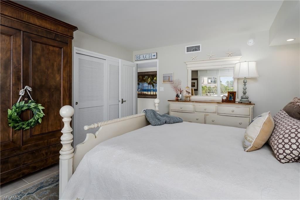 3450 Gulf Shore Blvd N, Unit 207, Naples, FL 34103 Photo