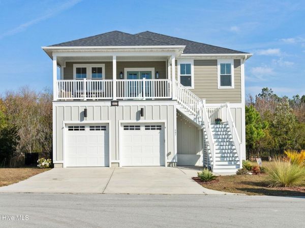 607 Trawler Place, Newport, NC 28570