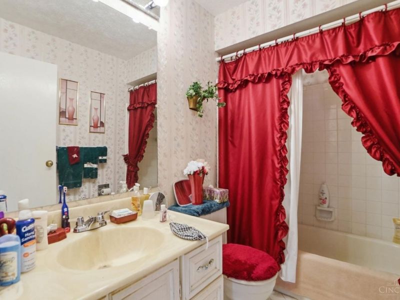 1105 Inner Circle, Forest Park, OH 45240 Photo 30