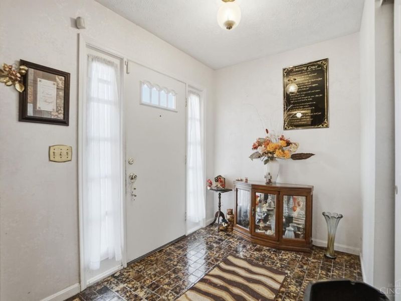 1105 Inner Circle, Forest Park, OH 45240 Photo 5