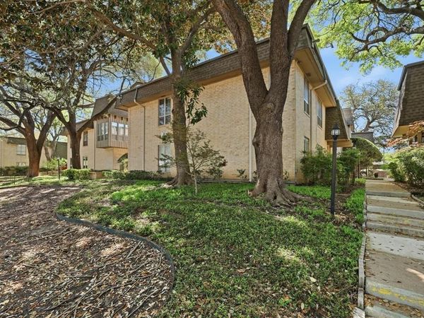 4320 Bellaire Drive S, Unit 240W, Fort Worth, TX 76109