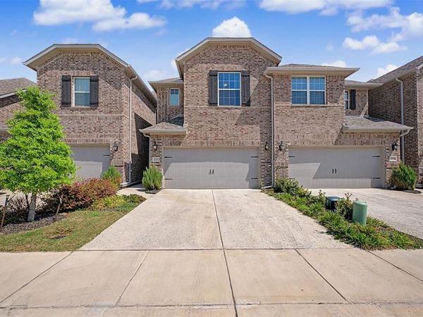 537 Hutchinson Lane, Lewisville, TX 75077