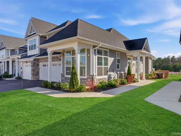 214 Belmont Circle , Yaphank, NY 11980