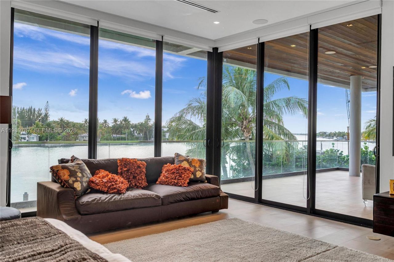 1234 S Biscayne Point Rd, Unit n/a, Miami Beach, FL 33141 Photo