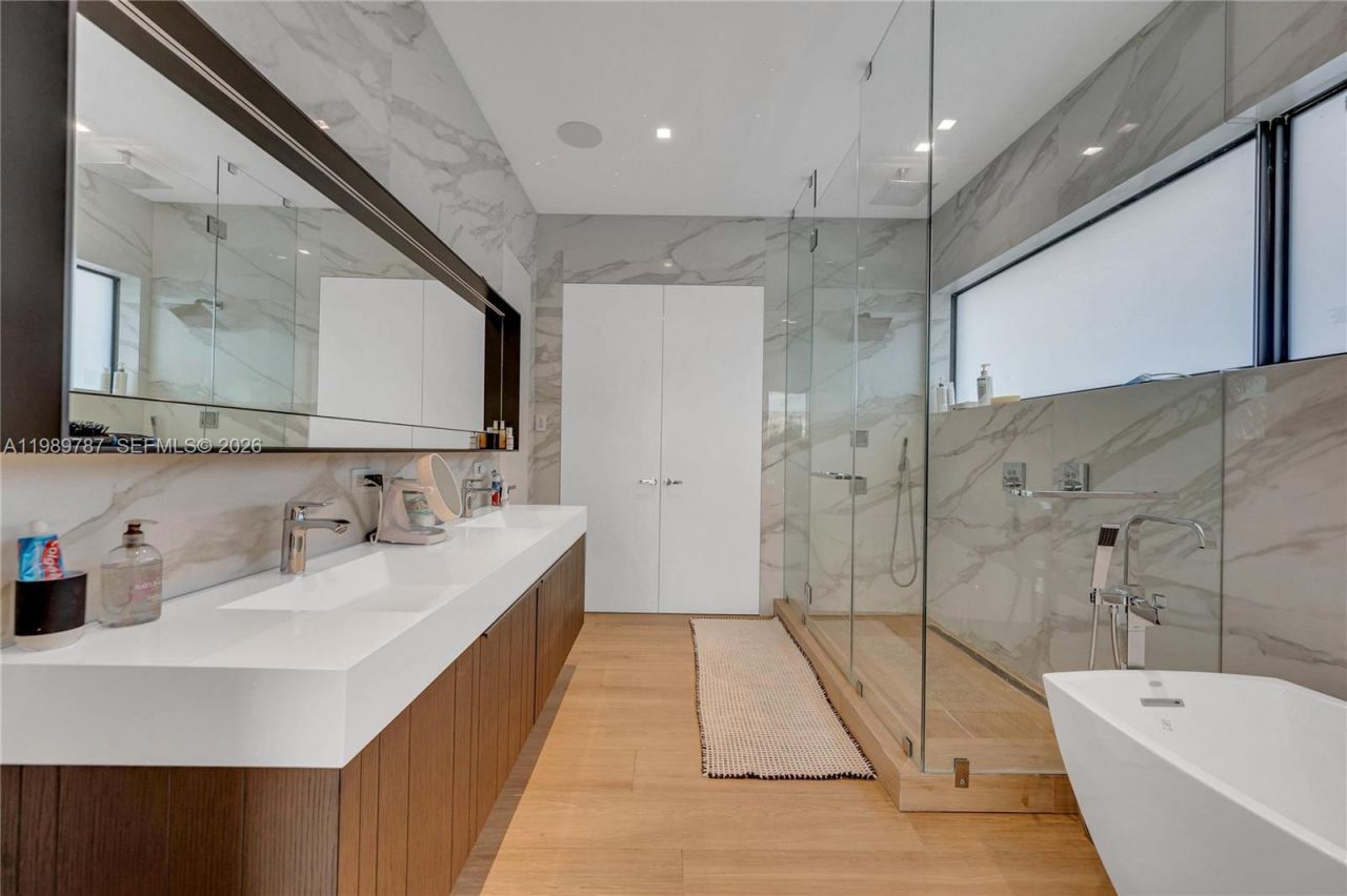 1234 S Biscayne Point Rd, Unit n/a, Miami Beach, FL 33141 Photo