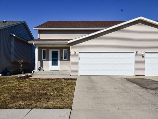 706 14TH Avenue E, West Fargo, ND 58078