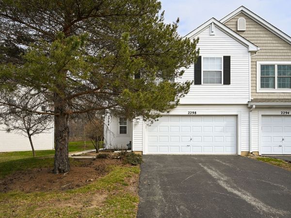 2298 Woodside Drive , Carpentersville, IL 60110