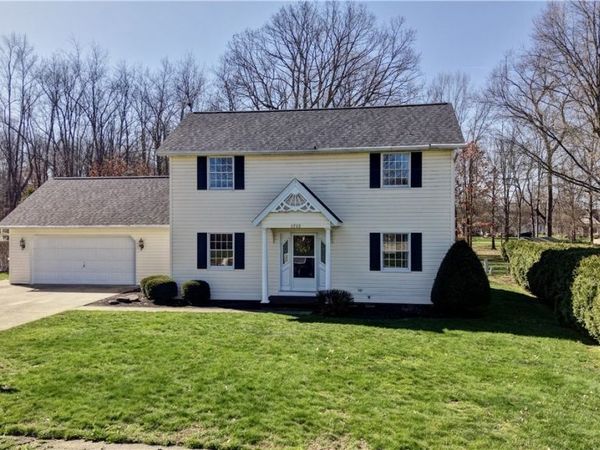 1712 Rolland Avenue NE, New Philadelphia, OH 44663