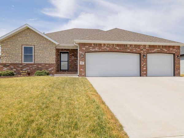 757 N Glenwood Avenue, Republic, MO 65738