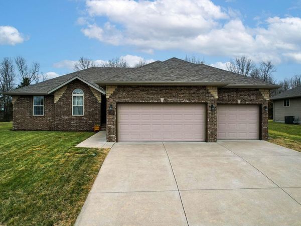 1101 E Fieldstone Drive, Ozark, MO 65721
