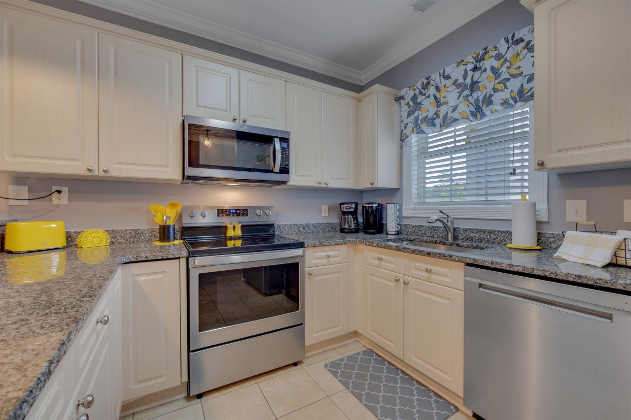 4833 Magnolia Lake Dr. Photo 9