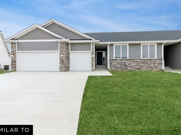 5718 NE Creek Ridge Drive, Ankeny, IA 50021