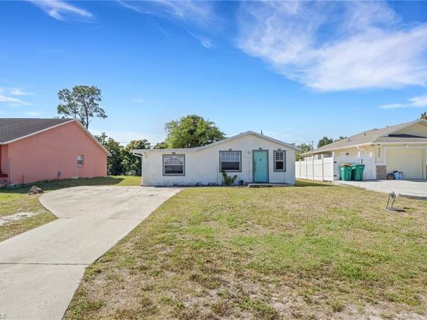 5326 Dixie DR , NAPLES, FL 34113