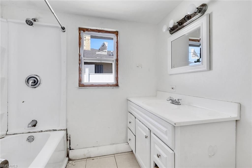 5326 Dixie Dr , Naples, FL 34113 Photo