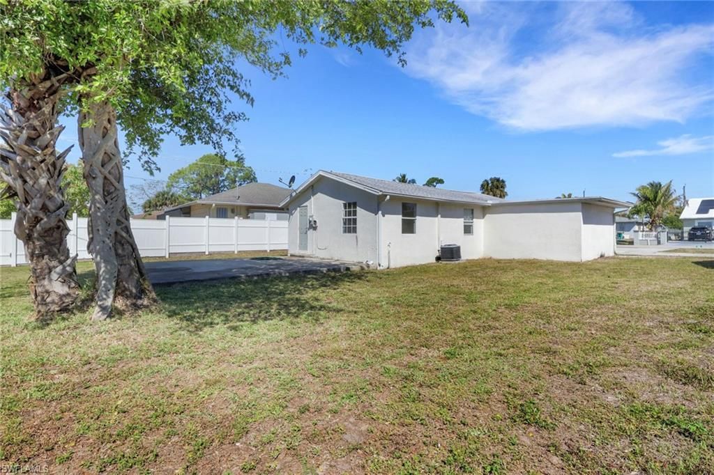 5326 Dixie Dr , Naples, FL 34113 Photo