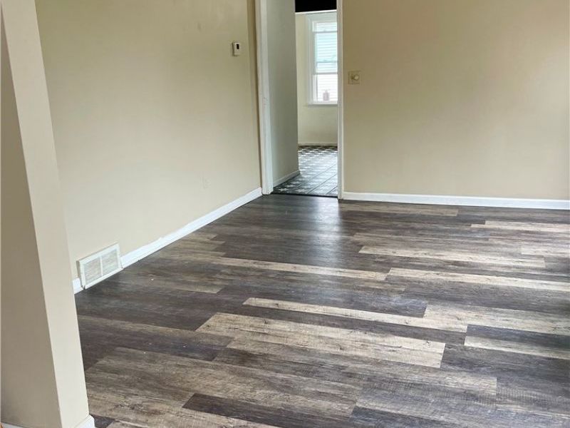 333 Parkway Drive, Berea, OH 44017 Photo 12