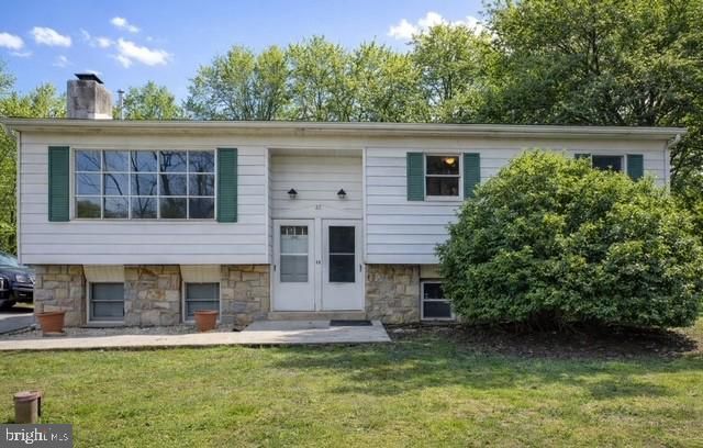 1234 Woodmere Drive, Pottstown, PA 19464 Main Photo
