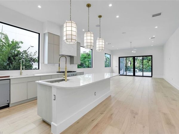 513 92nd AVE N, NAPLES, FL 34108