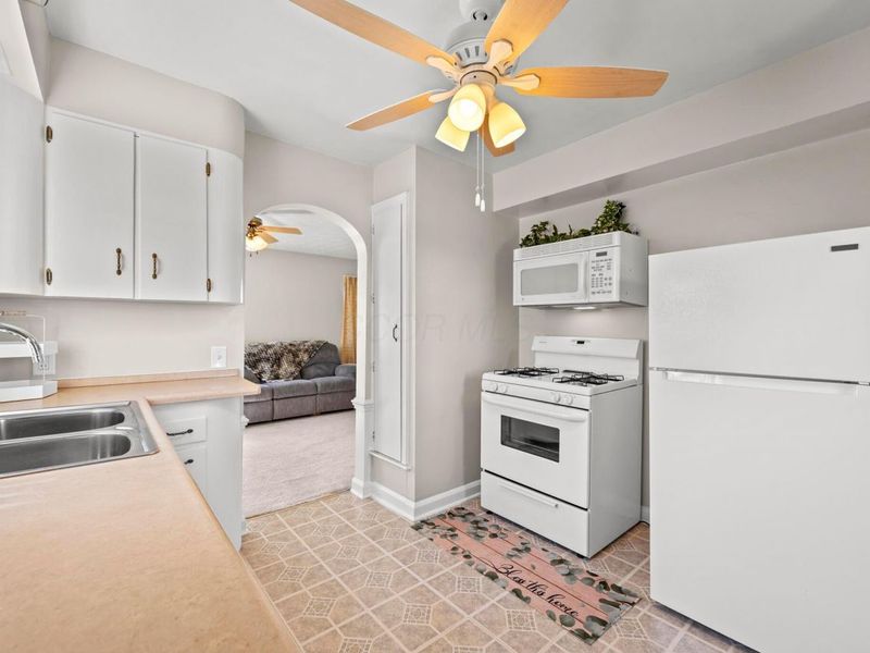 104 W Carolina Avenue, Sebring, OH 44672 Photo 17