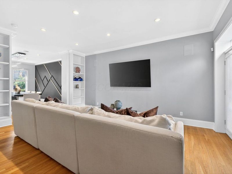 800 Neil Avenue, Columbus, OH 43215 Photo 27