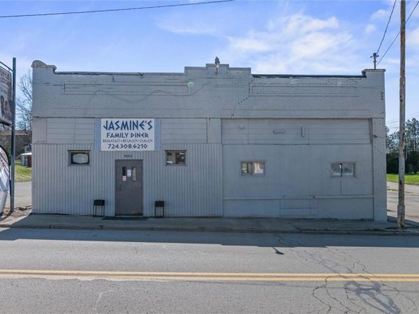 905 Roemer Blvd, Farrell, PA 16121