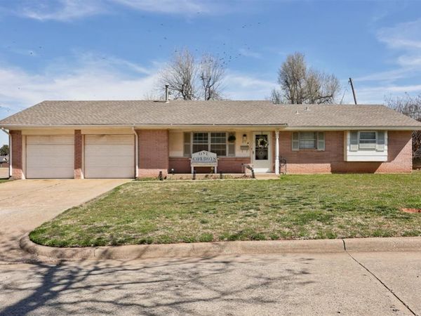 217 Del Mar Drive, Yukon, OK 73099