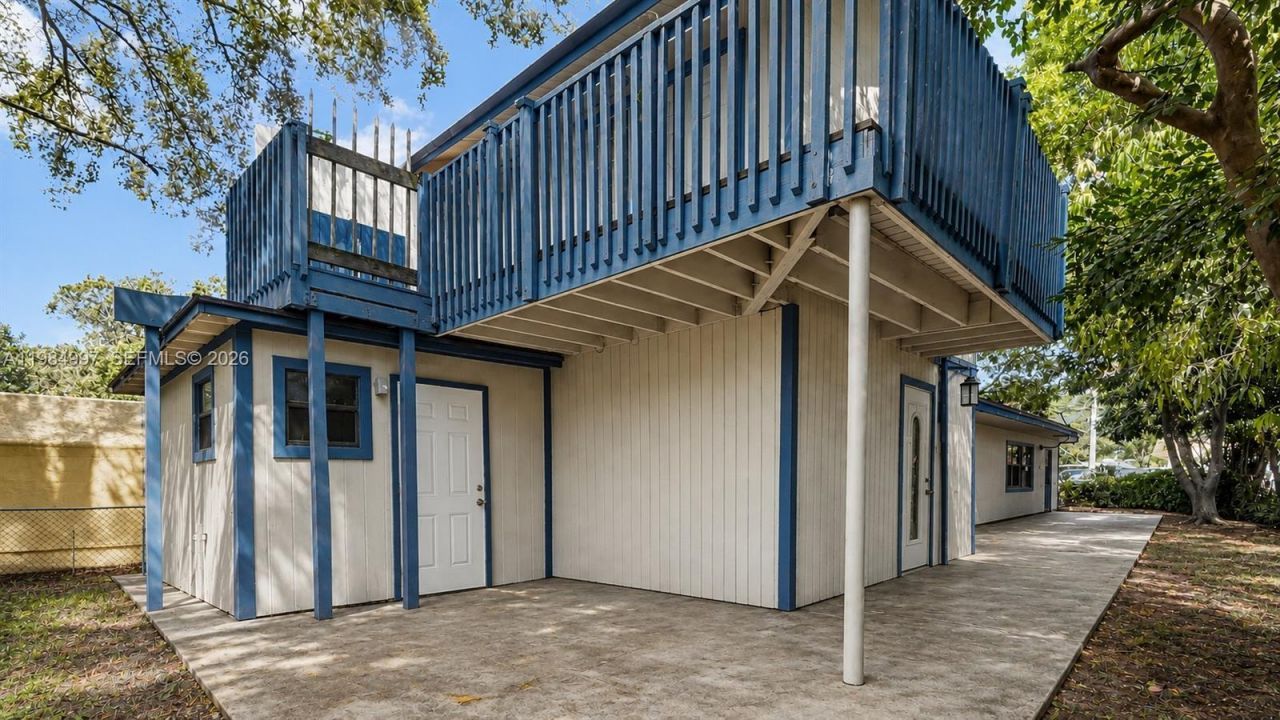 898 NE 39th St, Oakland Park, FL 33334 Photo