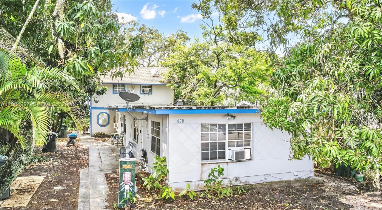 898 NE 39th St , Oakland Park, FL 33334 Photo