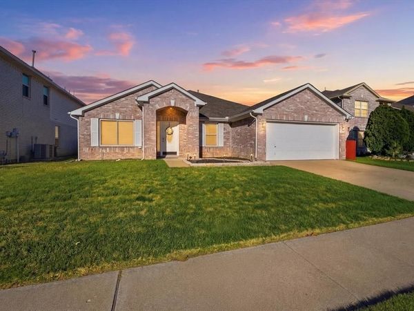 5629 Meadows Way , North Richland Hills, TX 76180