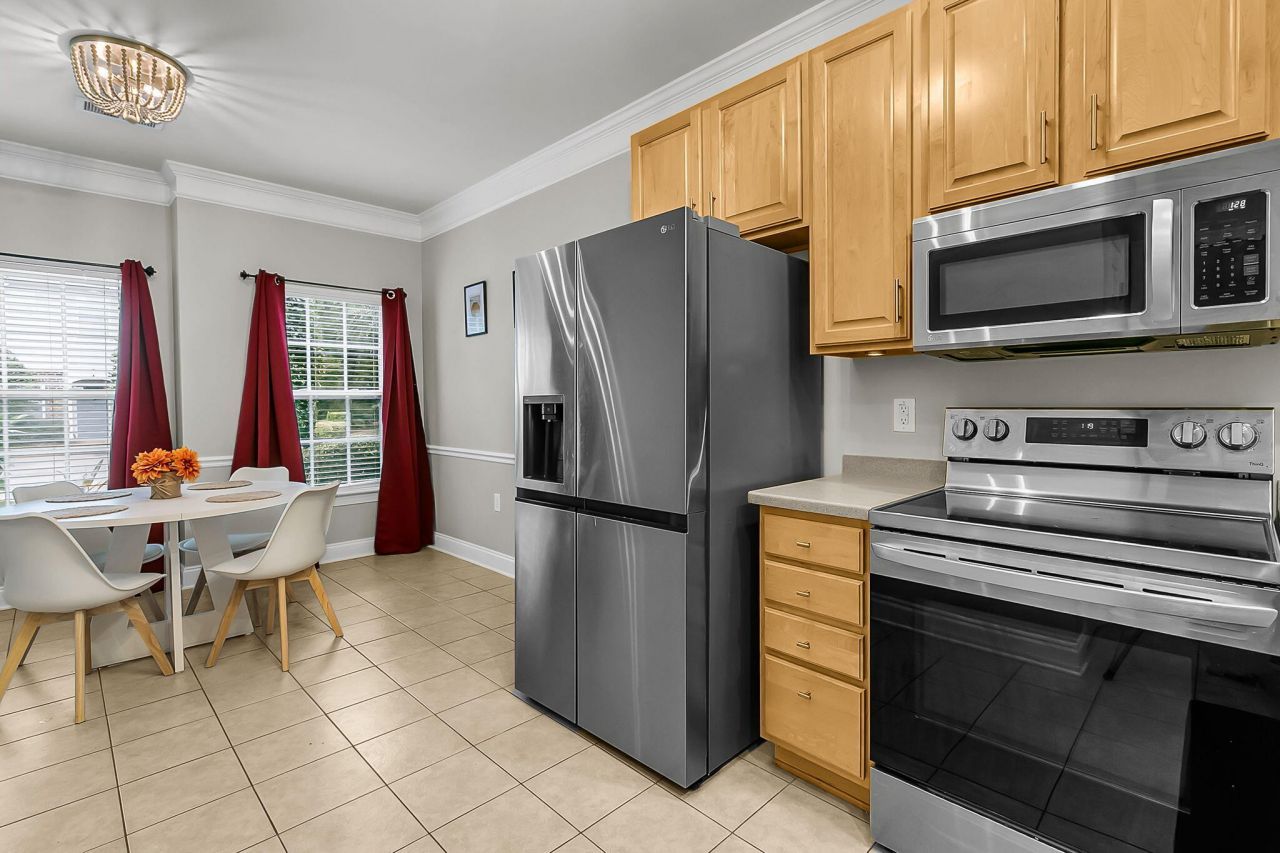 945 E Estates Boulevard Photo 10