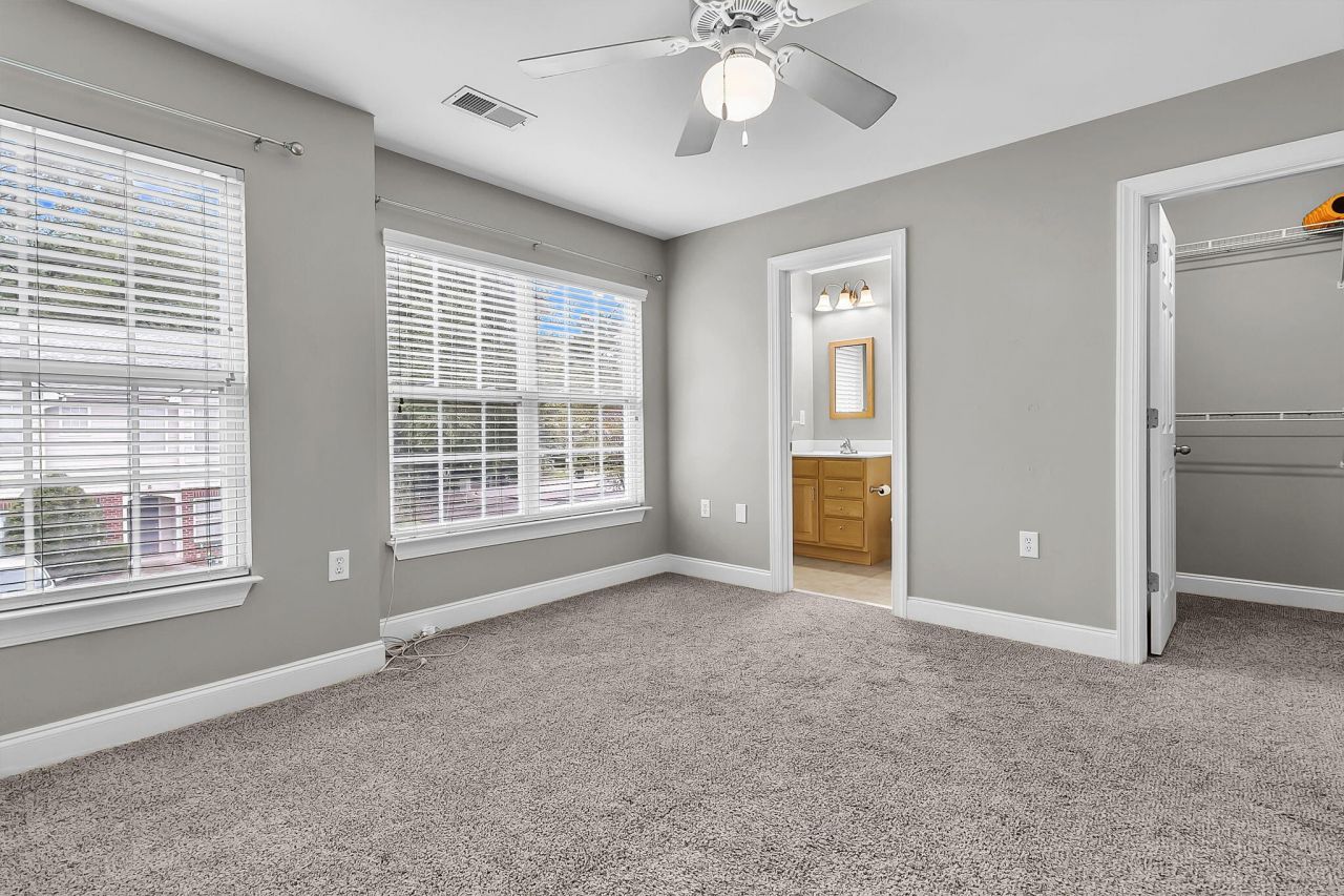 945 E Estates Boulevard Photo 17