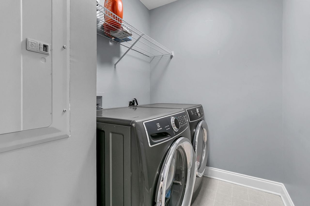 945 E Estates Boulevard Photo 22