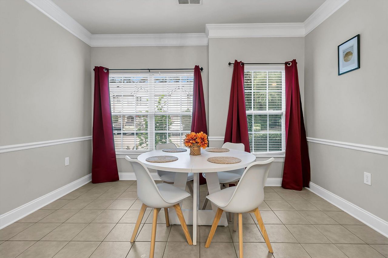 945 E Estates Boulevard Photo 8