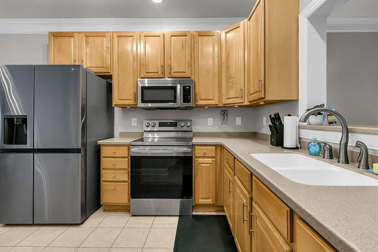 945 E Estates Boulevard Photo 9