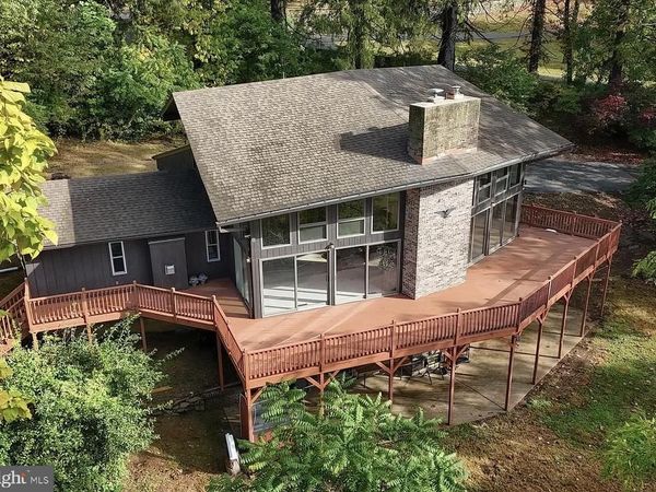 5 CLUB ROAD , WERNERSVILLE, PA 19565