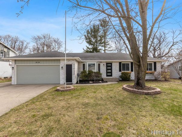 8116 Birchwood Avenue, Jenison, MI 49428